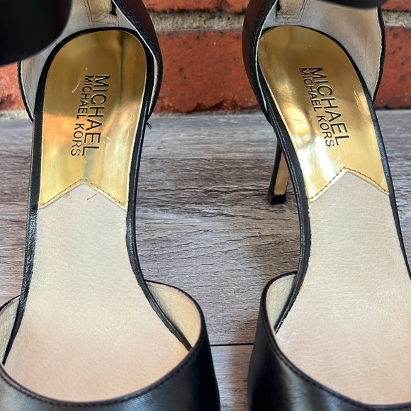 MICHAEL Michael Kors Leather Heels - Picture 5 of 16